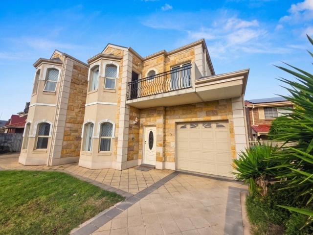Quality Modern Double Storey with Timeless Appeal & Ultimate Convenience!