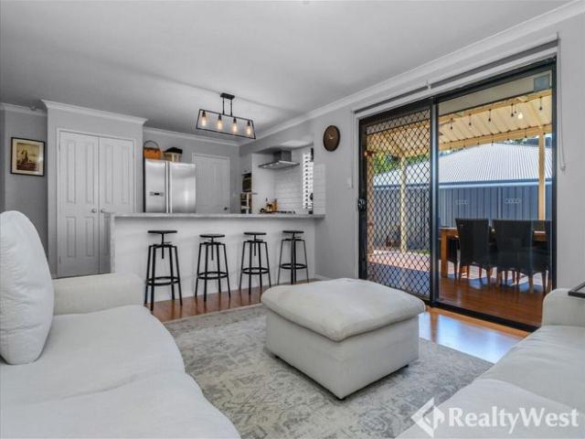 QUALITY MODERN HOME. FEATURE PACKED. SUPERB LOCATION