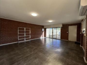 Melton South, Victoria - Garden, Parking