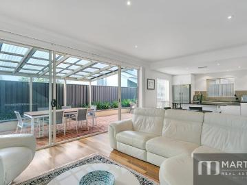 QUALITY AND CLASS STUNNING RESIDENCE