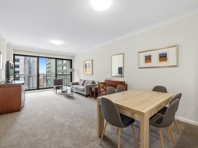 Quality apartment in Hyde Park precinct with secure parking space and 11sqm storeroom