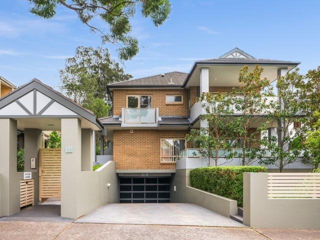 Quality built townhouse in a walk to everything location