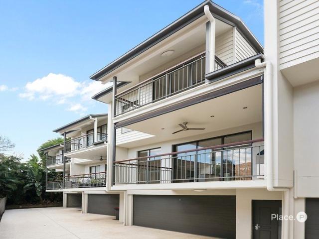 Quality Built Townhouse Offering Lifestyle, Space & City Views