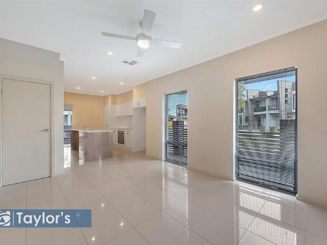 QUALITY BUILT & WELL PRESENTED TOWNHOUSE!