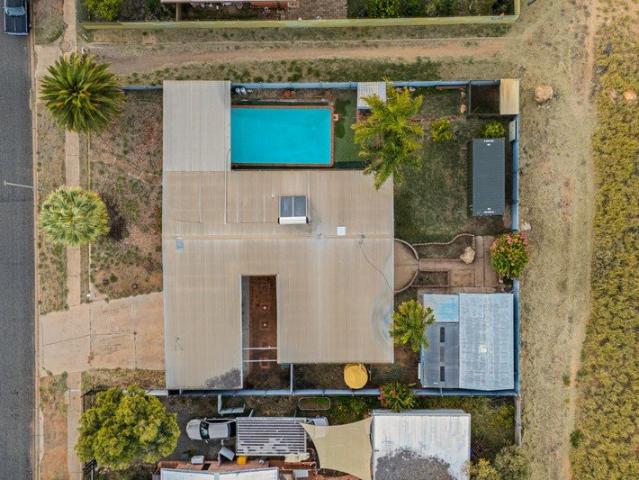 Quality Central Australian Living