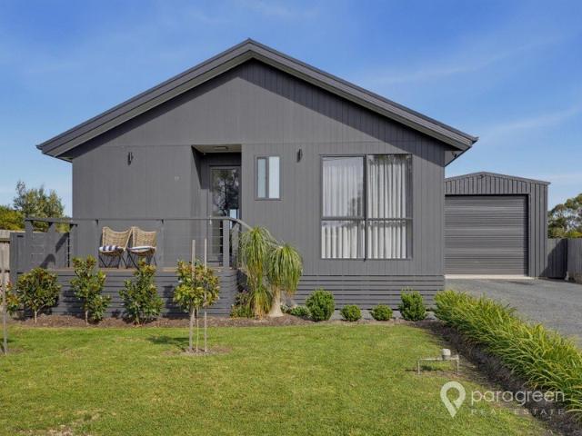 Quality Coastal Living Close to the Beach
