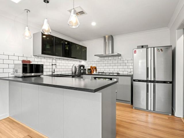 QUALITY, COMFORT & SECURITY IN A PRIME BALDIVIS LOCATION