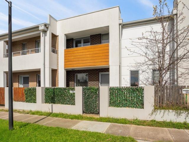 Quality, Convenience & Reserve Frontage Living