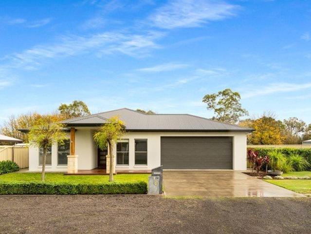 Quality craftsmanship on display in Penola within this picture perfect family home