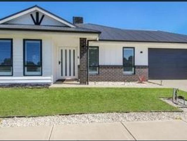 Quality ex display home! Situated in popular Avalon Park