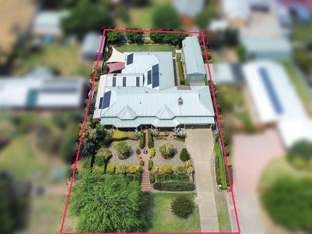 Quality executive living in the heart of Northeast Victoria
