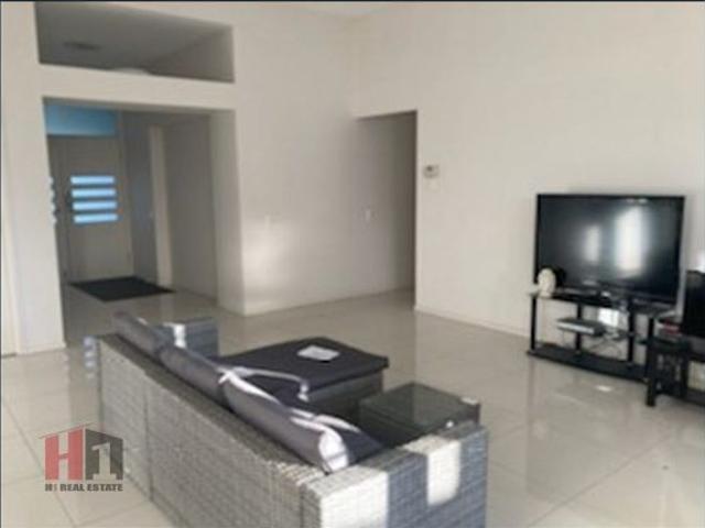 Quality Ensuite Room For Rent!