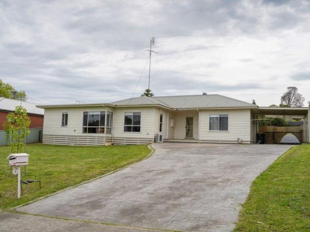 Quality Family Home Church Hill Great Size Block & Investment