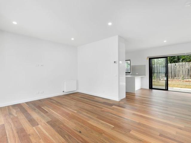Quality Family Home in Convenient Mont Albert North Location 4 bedrooms!