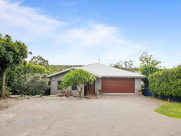 Cockle Creek, Newcastle - Garden, Swimming pool