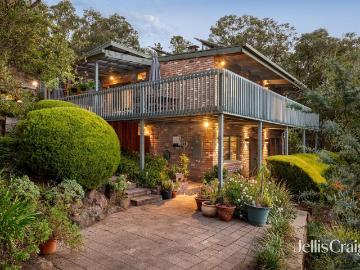 Hurstbridge, Nillumbik, Victoria - Equipped kitchen