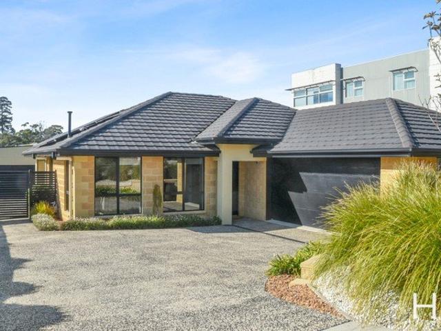 Quality Family Home with Dual Garaging & Cinema Room