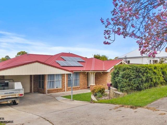 Quality family home with shedding