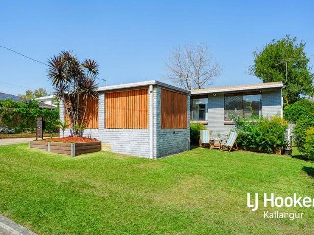 QUALITY FAMILY HOME WITH POOL & DOUBLE BAY SHED