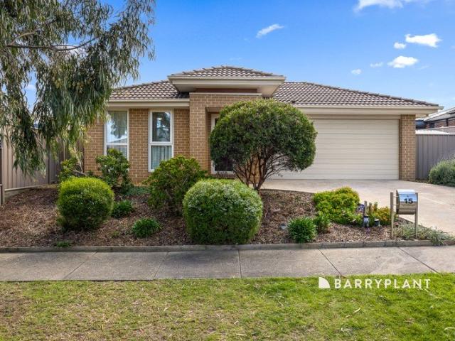 Quality Family Living with Outstanding Energy Efficiency in a Quiet Court