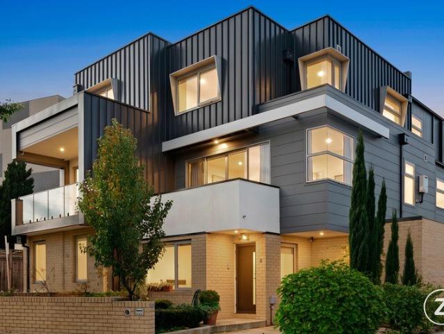 Quality Finishes and Flexible Living in a Sought After Location