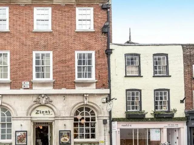 Quality Fish Restaurant, 11 King Street, London, TW9 1ND, United Kingdom | 2 bed apartment for rent #139269722 | Rentberry