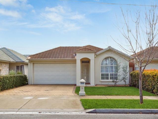QUALITY FREESTANDING SINGLE STORY RESIDENCE IN A SOUGHT AFTER SEASIDE LOCATION