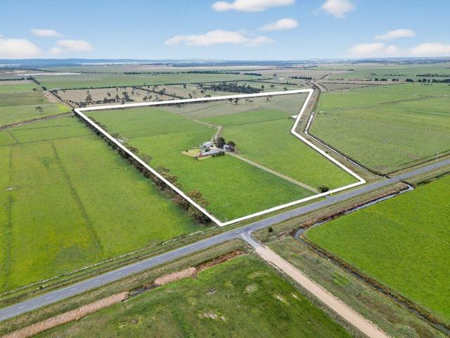Quality Irrigation/Life Style Property