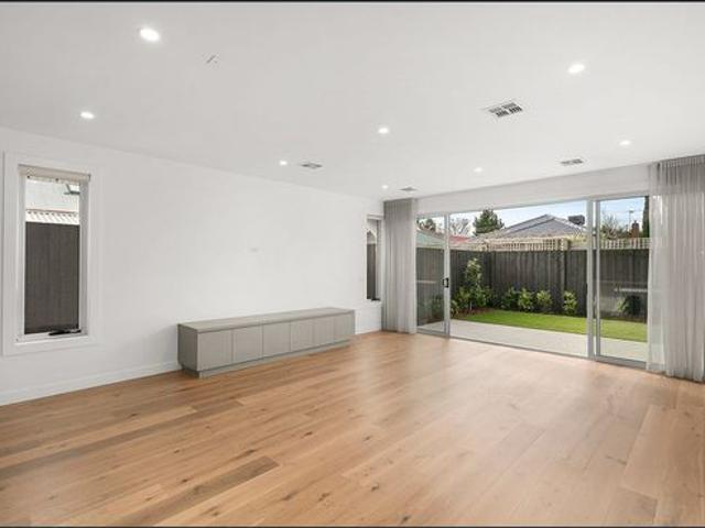 QUALITY LUXURY LIVING 4 BEDROOM TOWNHOUSE