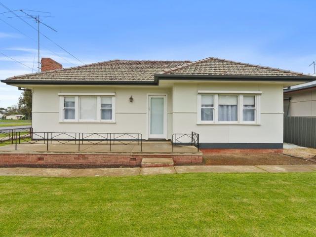 Quality location only moments to Corowa's amenities