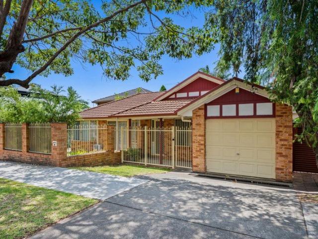 QUALITY LOW MAINTENANCE LIVING IN A POPULAR POSITION OPEN TO VIEW SATURDAY 2 TO 2.30PM