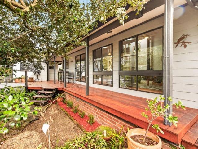 Quality Renovation in a Quiet Cul De Sac Location