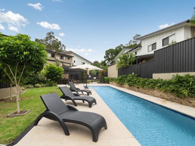Quality Stand Alone Townhouse in Peaceful Surroundings