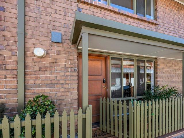 Quality Stylish Townhouse in Stunning Location