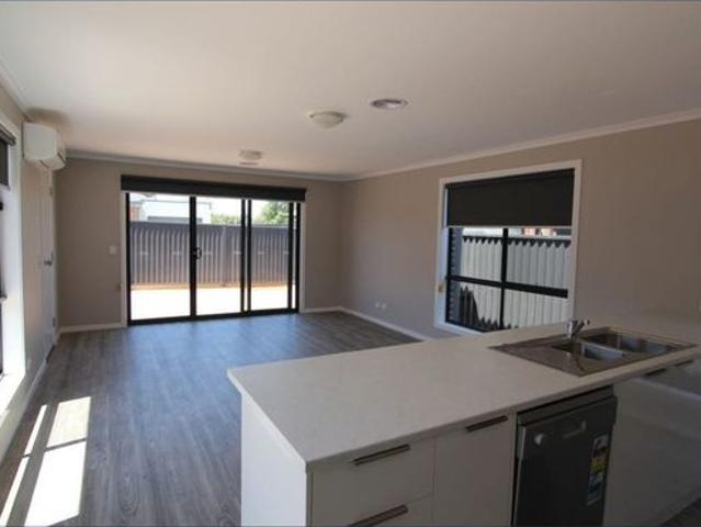 QUALITY TWO BEDROOM TOWNHOUSE
