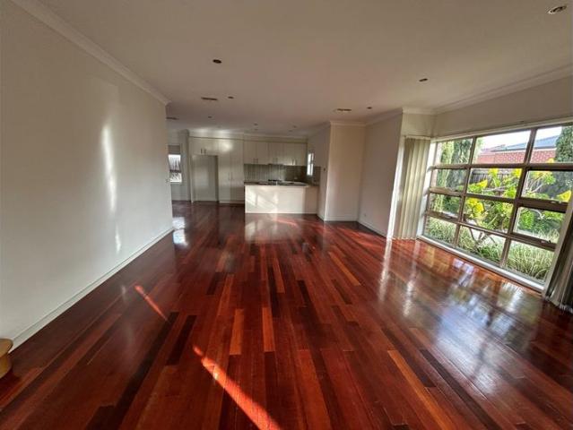 Quality townhouse close to all amenities