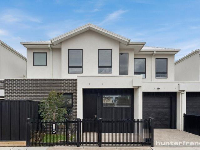 QUALITY TOWNHOUSE IN CONVENIENT POSITION