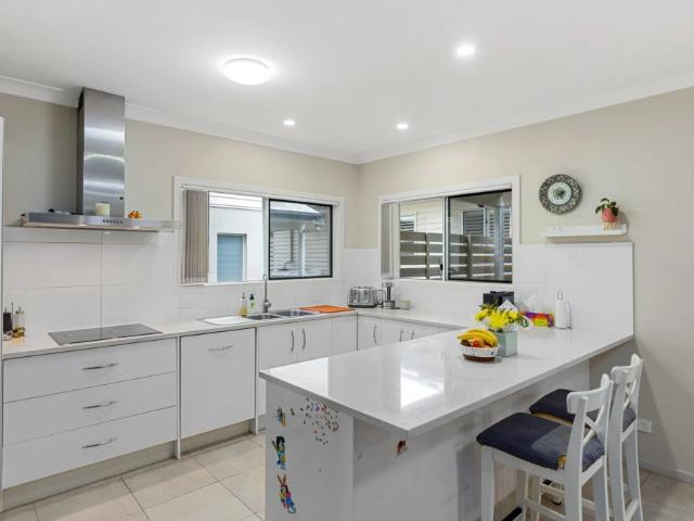Quality Townhouse Prime Location!