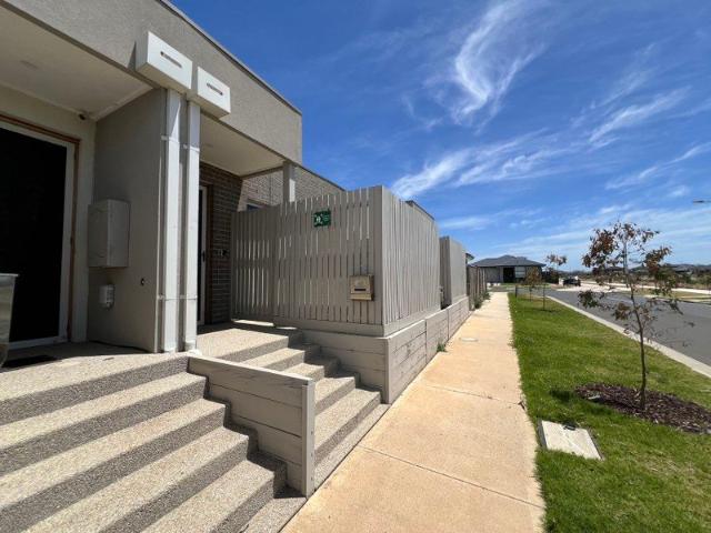 QUALITY UNFURNISHED TOWNHOUSE IN WYNDHAM VALE
