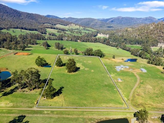 Quality 13 Acre Farmlet with Valley Views