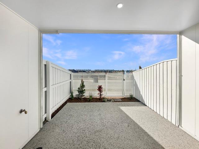 Quality 2 bedroom terrace home in ideal Nirimba location!