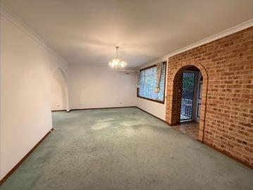 Quality 3 Bedroom Villa in a Great Location !
