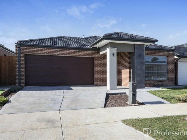 STYLISH AND SPACIOUS 3 YEARS YOUNG 4 BEDROOM FAMILY HOME