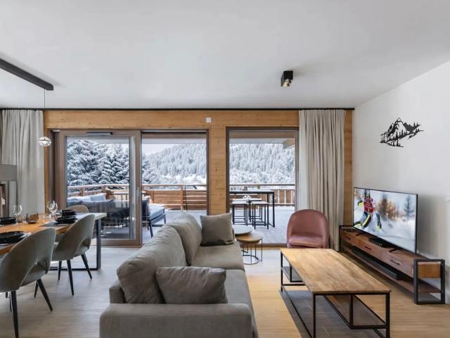 Quality 4 Bed Apt with Extra Large Terrace, Chatel m² Châtel