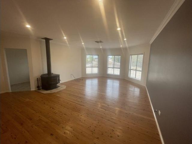 QUALITY 5 BEDROOM, 2 BATHROOM HOME WITH RURAL OUTLOOK