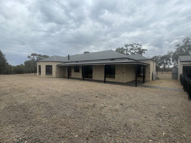 QUALITY 5 BEDROOM, 2 BATHROOM HOME WITH RURAL OUTLOOK