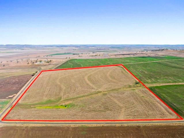 Quality 66 Acre Versatile and Scenic property located 40 km Toowoomba CBD