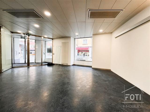 Qualitativ hochwertiges Gewerbegebäude im Herzen der Stadt – Sichtbarkeit und Potenzial