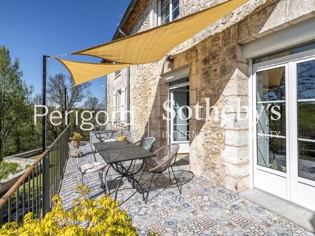 Quand demeure historique et douceur de vivre se rencontrent. 370m² Brantôme en périgord