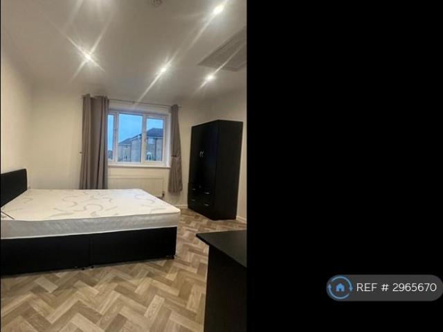 Quarles Park Road, Romford, RM6 1 bed in a house share to rent £900 pcm £208 pw
